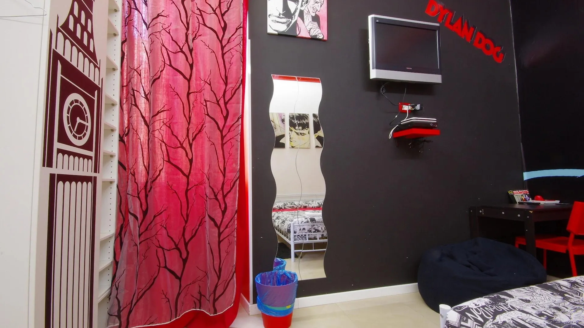 Comics Guesthouse Hostel Rome Italy